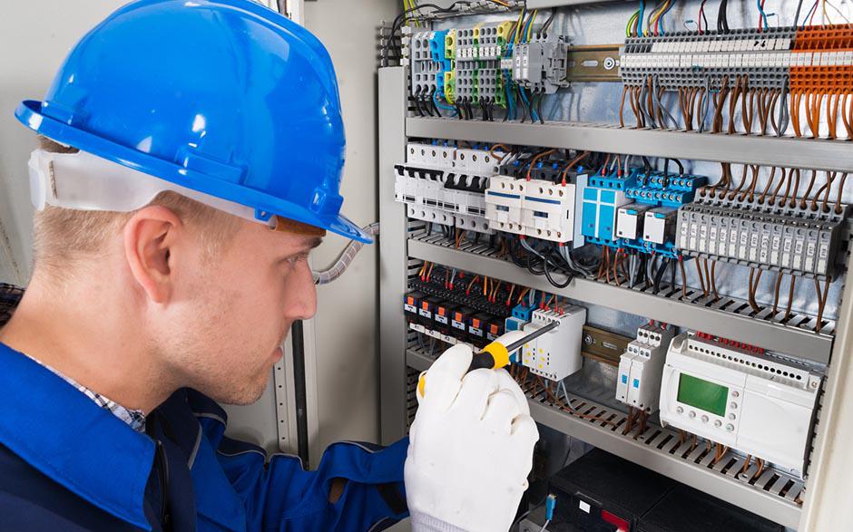 travail électricien Courbevoie